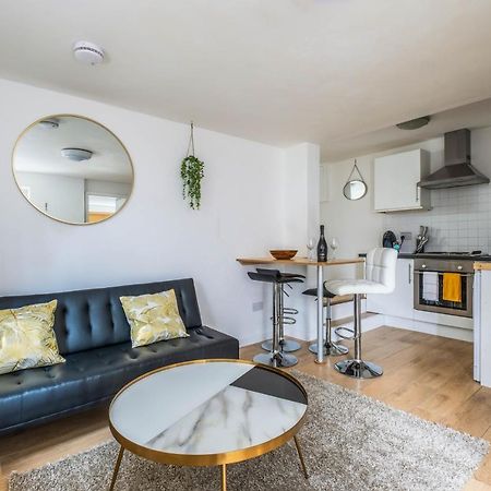 Cosy Flat In Free Parking Area, Next To Bus Stop ブライトン エクステリア 写真