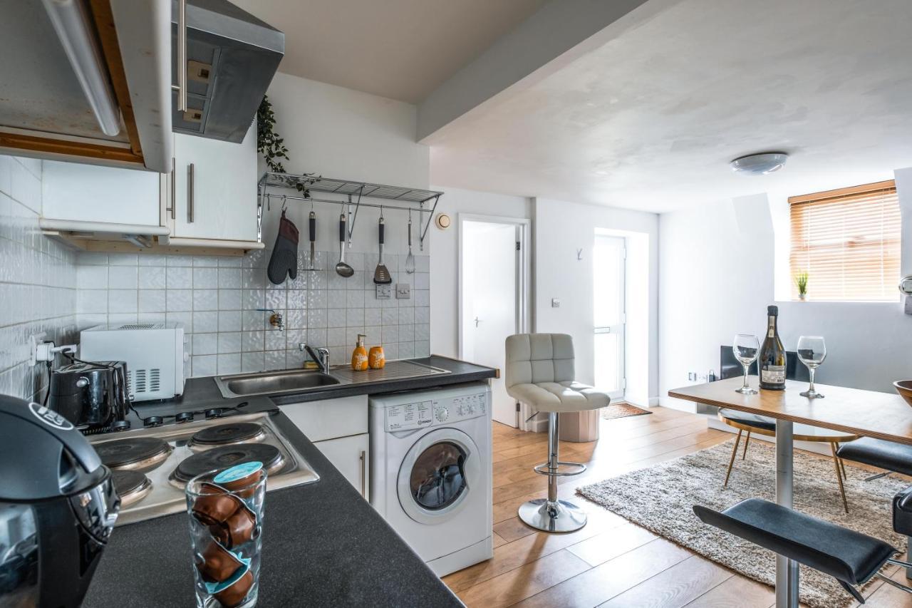 Cosy Flat In Free Parking Area, Next To Bus Stop ブライトン エクステリア 写真