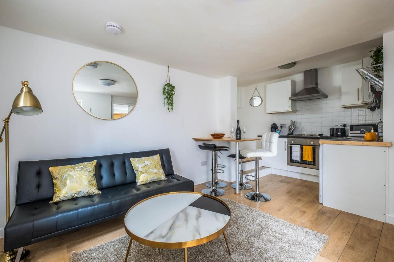 Cosy Flat In Free Parking Area, Next To Bus Stop ブライトン エクステリア 写真